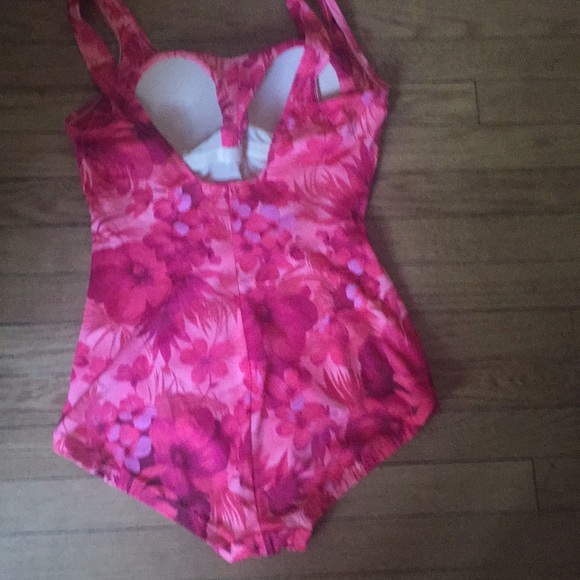 Bathing suits - Picture 2 of 2